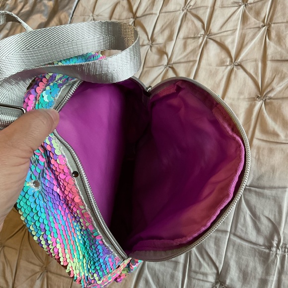 Girls rainbow sequin backpack - Picture 3 of 9